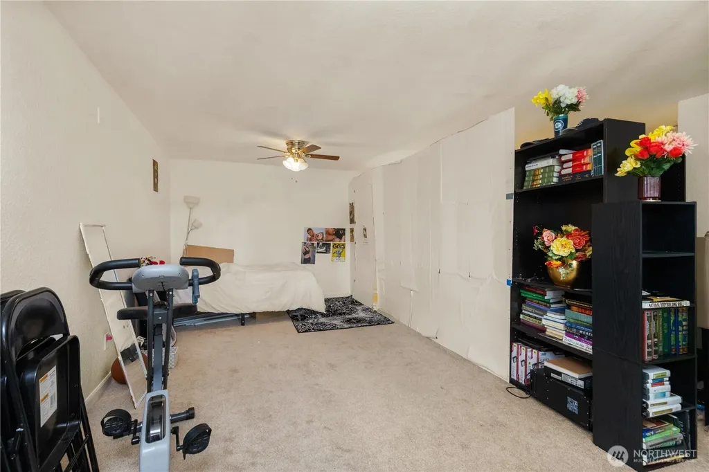 9917 Holly Drive Everett WA 98204