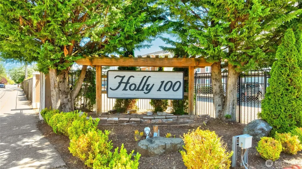 9917 Holly Drive Everett WA 98204