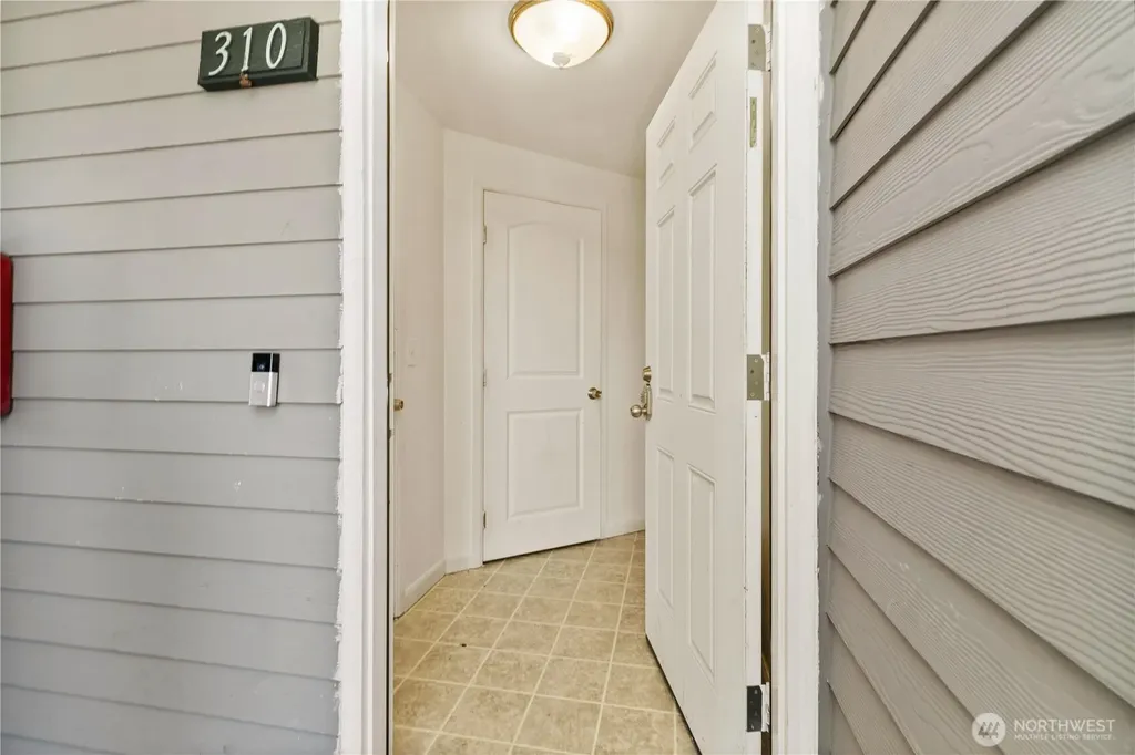 9917 Holly Drive Everett WA 98204