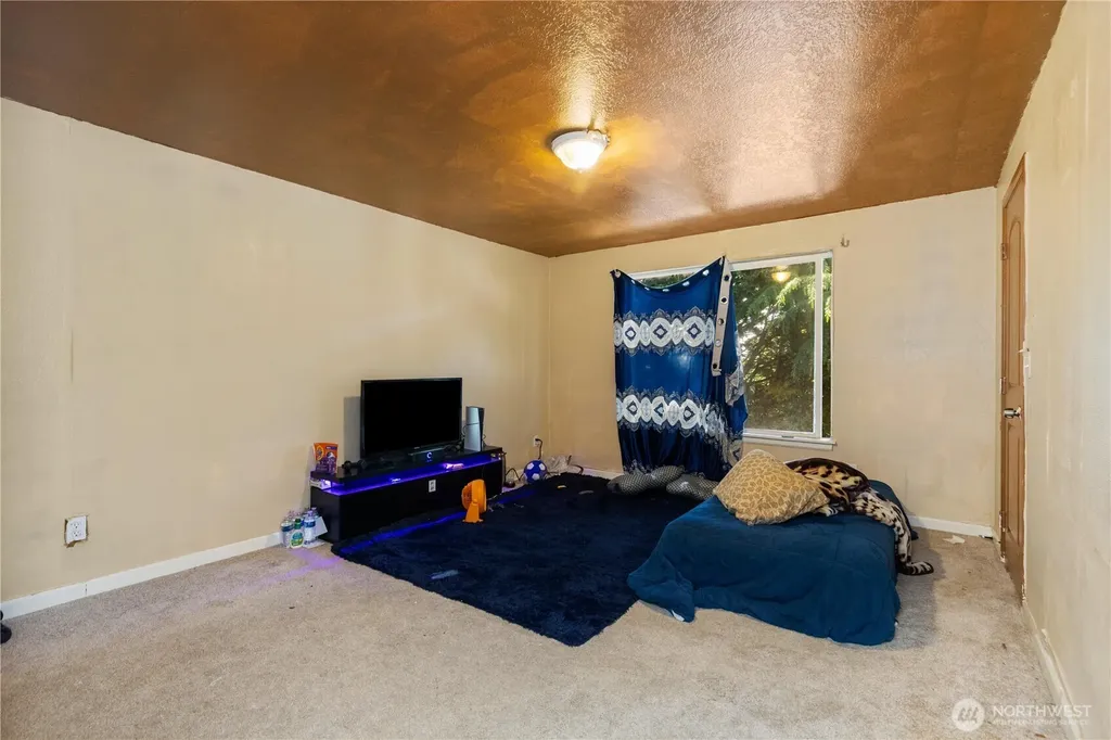 9917 Holly Drive Everett WA 98204