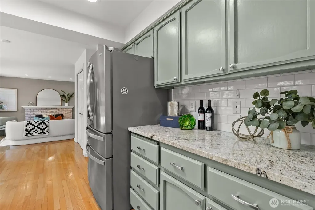 1030 NW Inneswood Drive Issaquah WA 98027