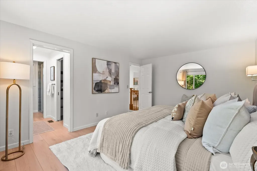 1030 NW Inneswood Drive Issaquah WA 98027