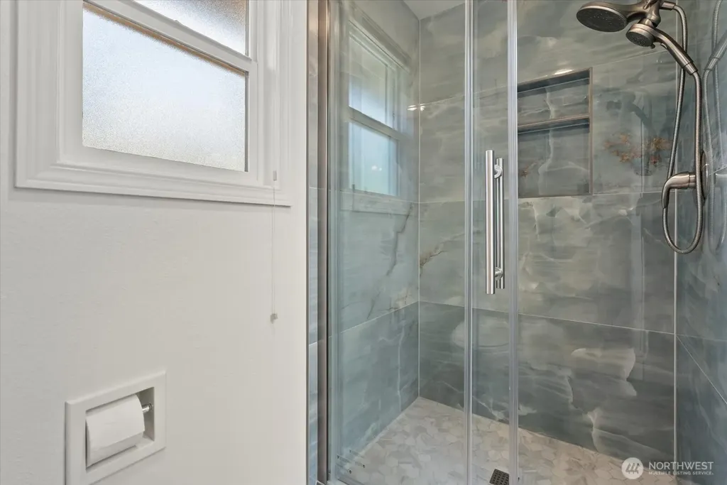 1030 NW Inneswood Drive Issaquah WA 98027