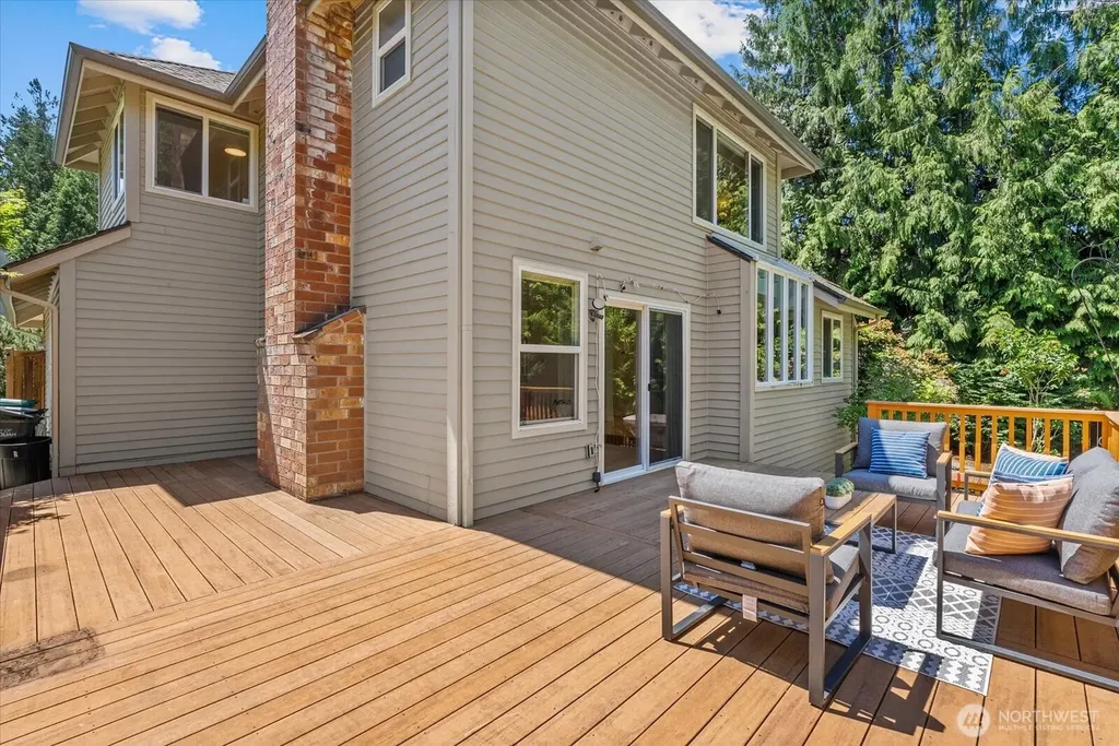 1030 NW Inneswood Drive Issaquah WA 98027