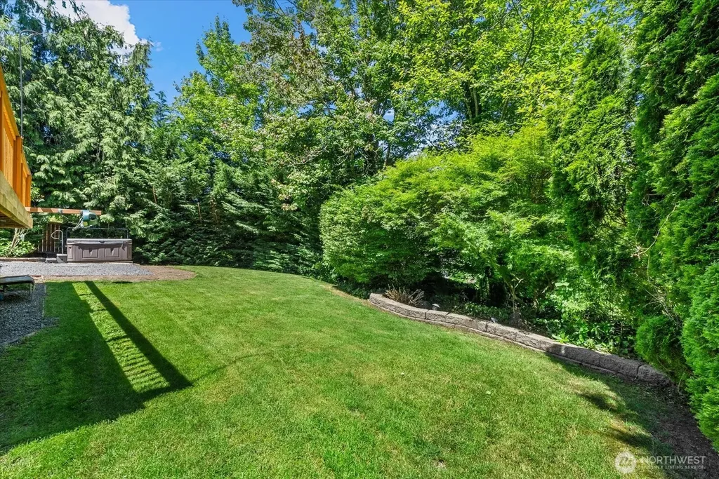 1030 NW Inneswood Drive Issaquah WA 98027