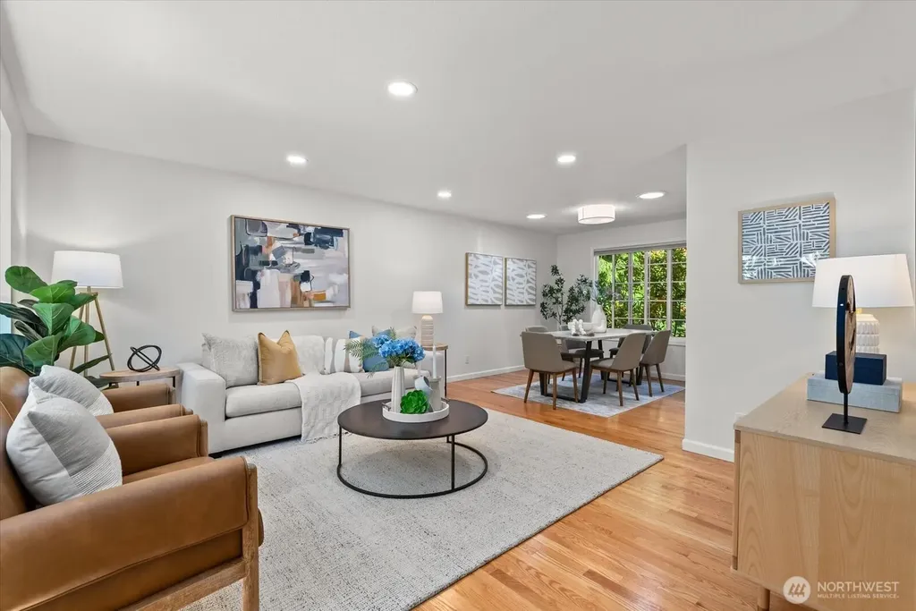 1030 NW Inneswood Drive Issaquah WA 98027
