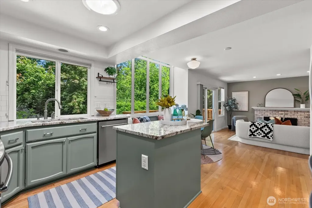 1030 NW Inneswood Drive Issaquah WA 98027