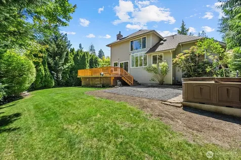 1030 NW Inneswood Drive Issaquah WA 98027