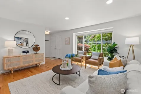 1030 NW Inneswood Drive Issaquah WA 98027