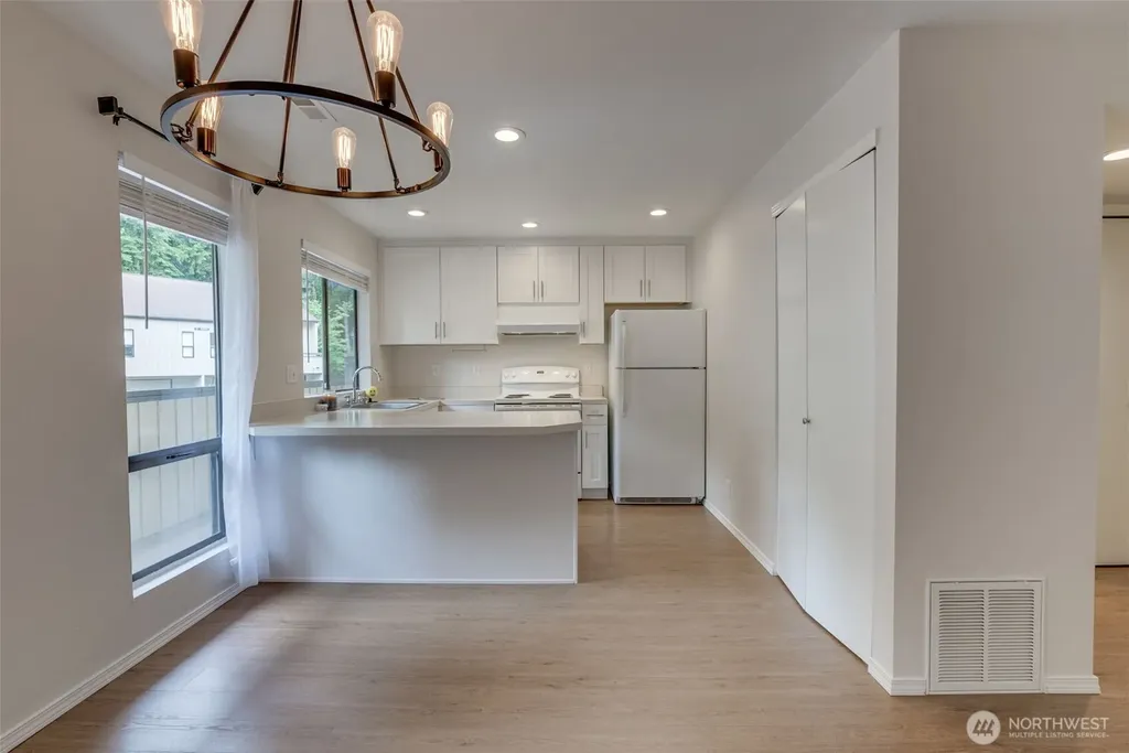 10819 NE 37th Place Bellevue WA 98004
