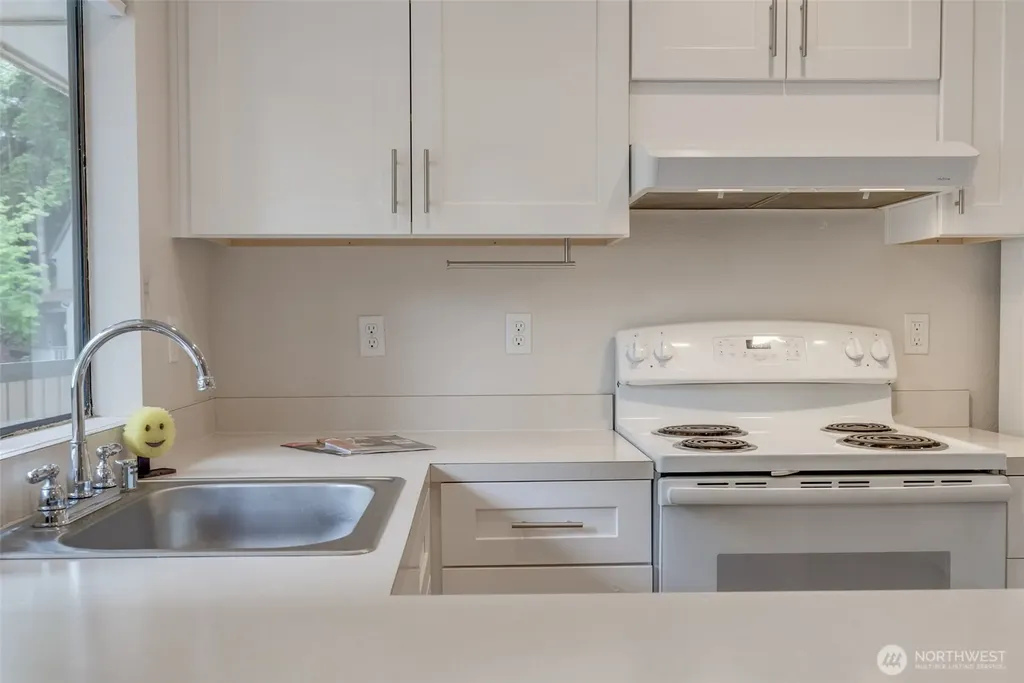 10819 NE 37th Place Bellevue WA 98004