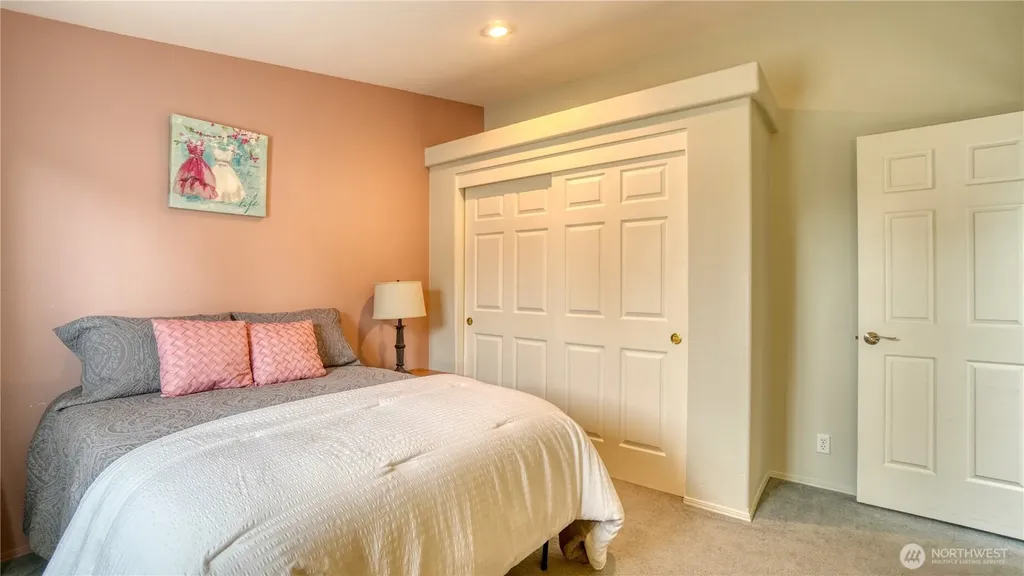 5726 88th Street Ct E Puyallup WA 98371