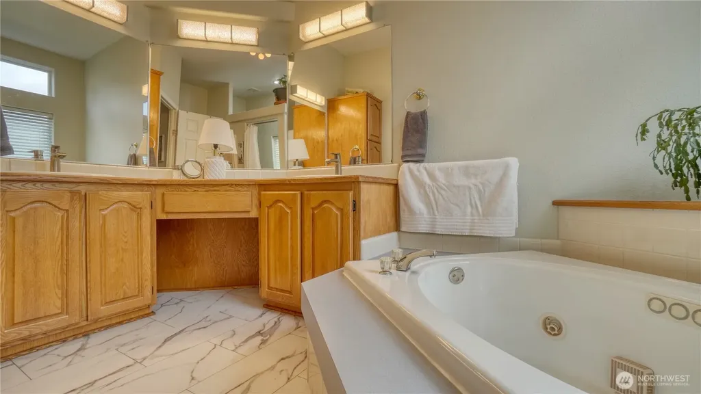 5726 88th Street Ct E Puyallup WA 98371