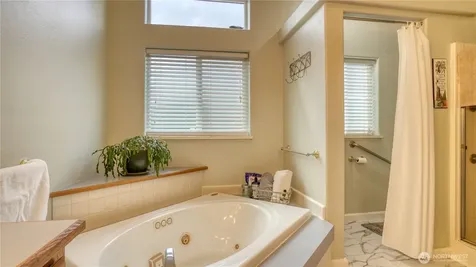 5726 88th Street Ct E Puyallup WA 98371