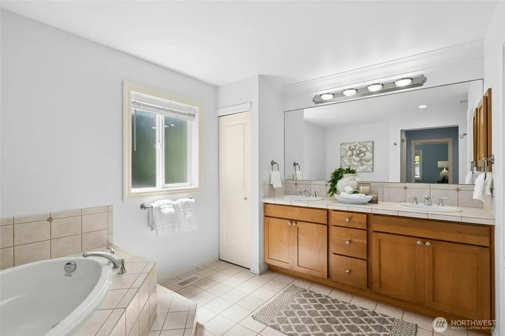 25303 NE 3rd Place Sammamish WA 98074