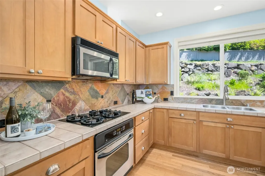 25303 NE 3rd Place Sammamish WA 98074