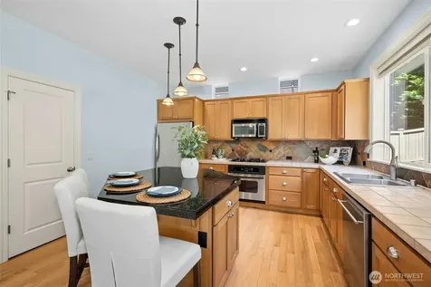 25303 NE 3rd Place Sammamish WA 98074