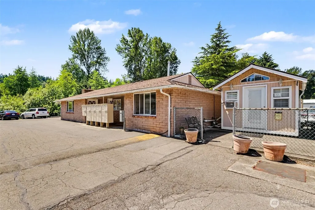 10515 Woodinville Drive Bothell WA 98011