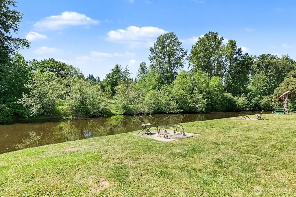 10515 Woodinville Drive Bothell WA 98011
