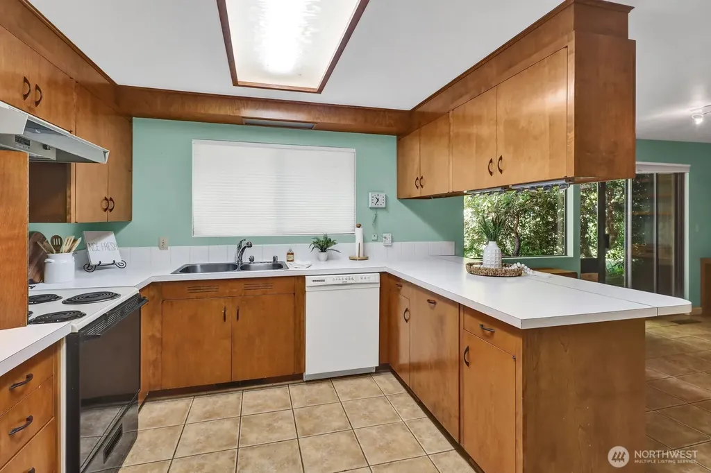 7605 279th Place NW Stanwood WA 98292