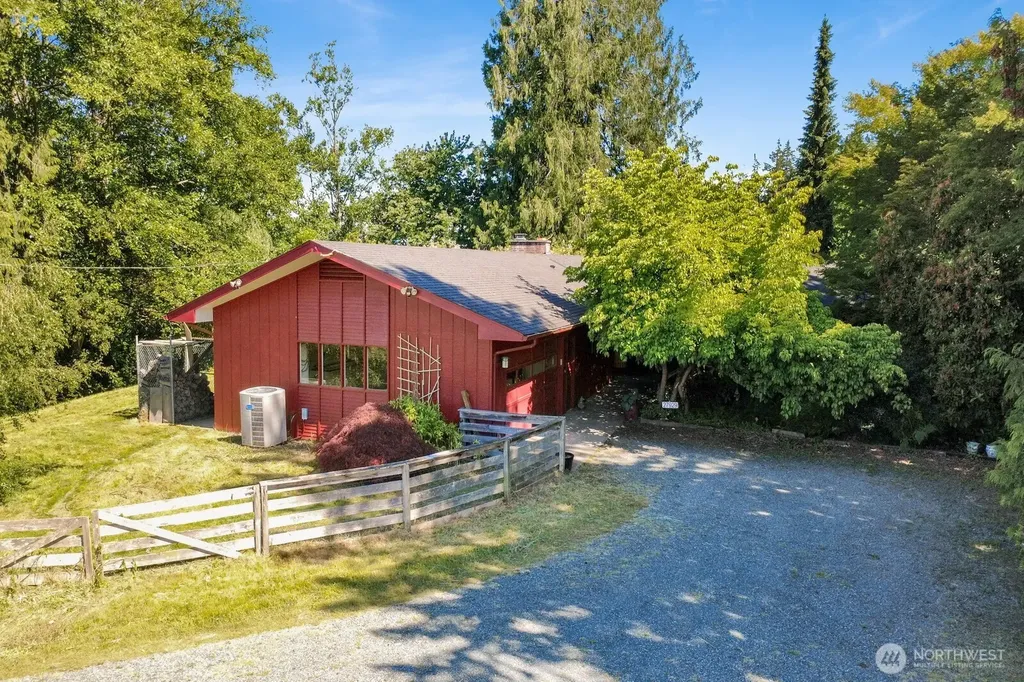 7605 279th Place NW Stanwood WA 98292