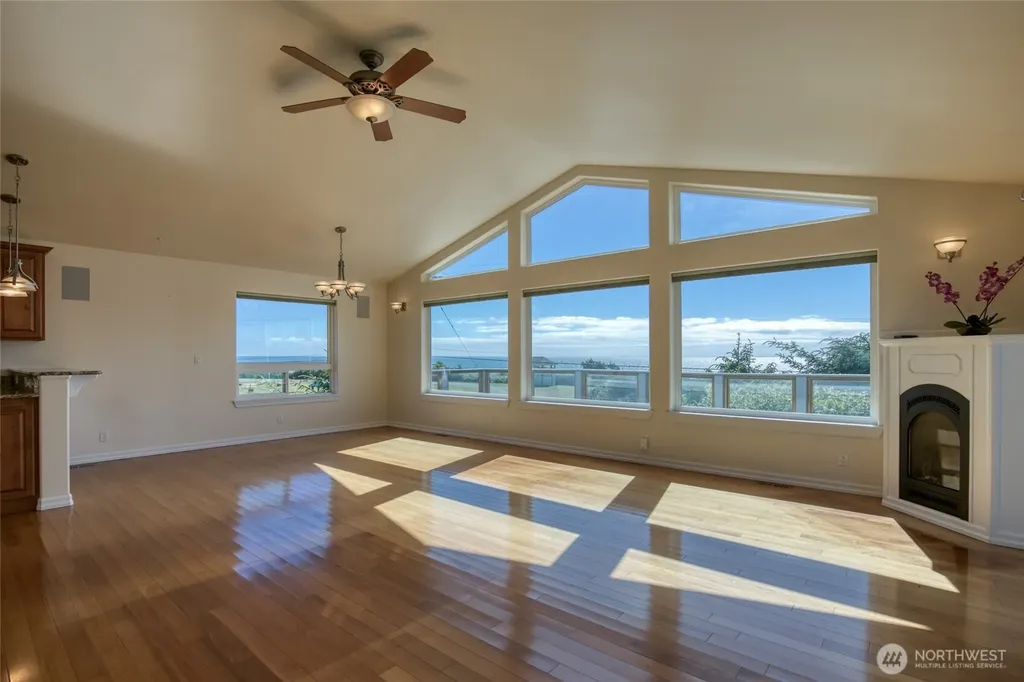 36 Duke Lane Pacific Beach WA 98571