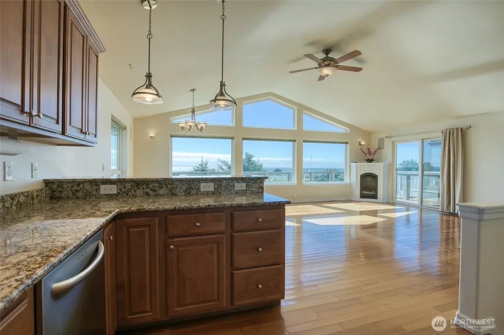 36 Duke Lane Pacific Beach WA 98571