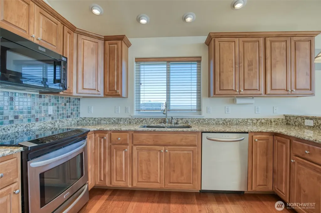 36 Duke Lane Pacific Beach WA 98571