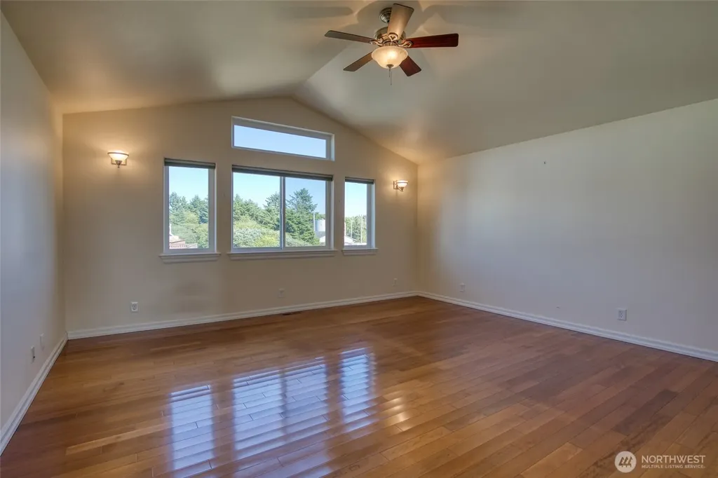 36 Duke Lane Pacific Beach WA 98571