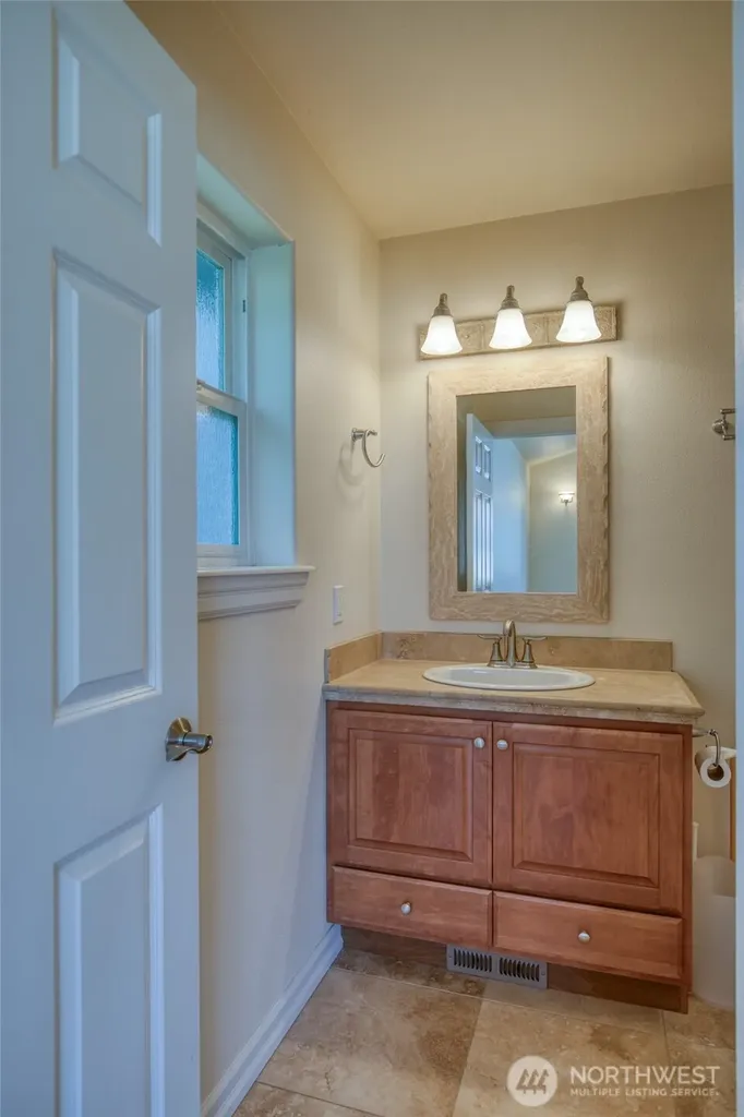 36 Duke Lane Pacific Beach WA 98571