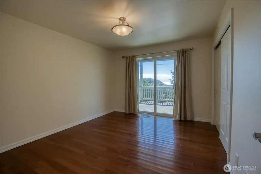 36 Duke Lane Pacific Beach WA 98571