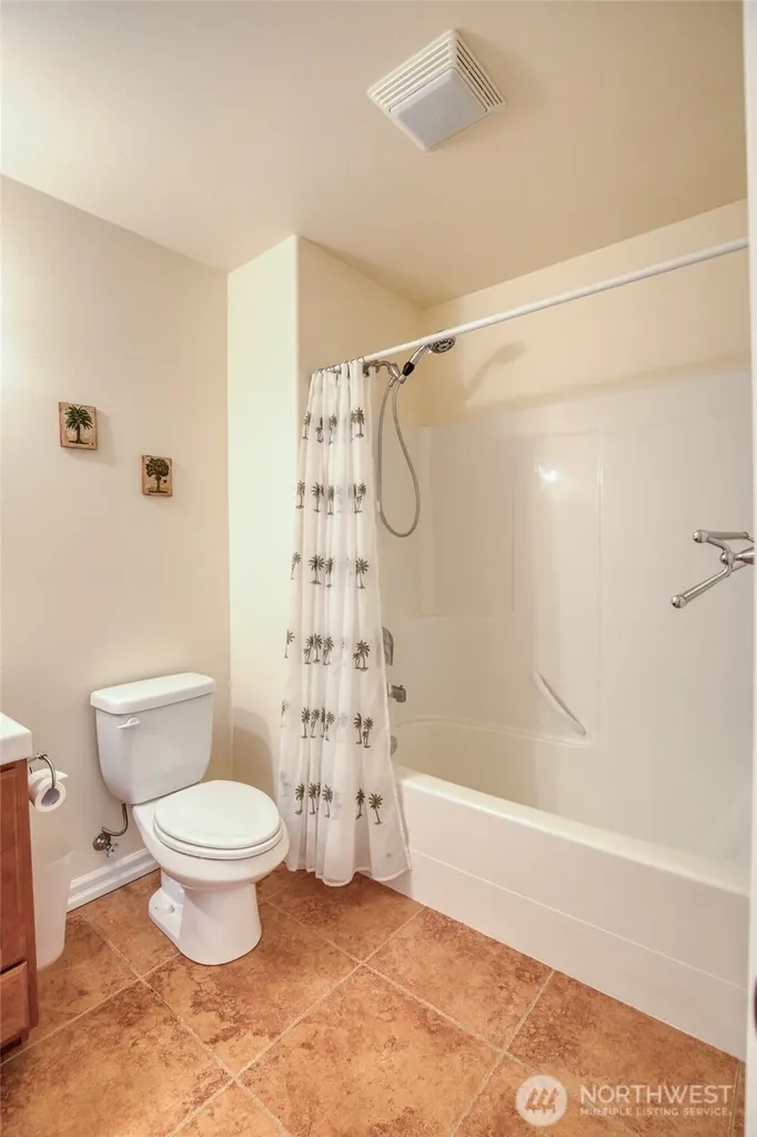 36 Duke Lane Pacific Beach WA 98571