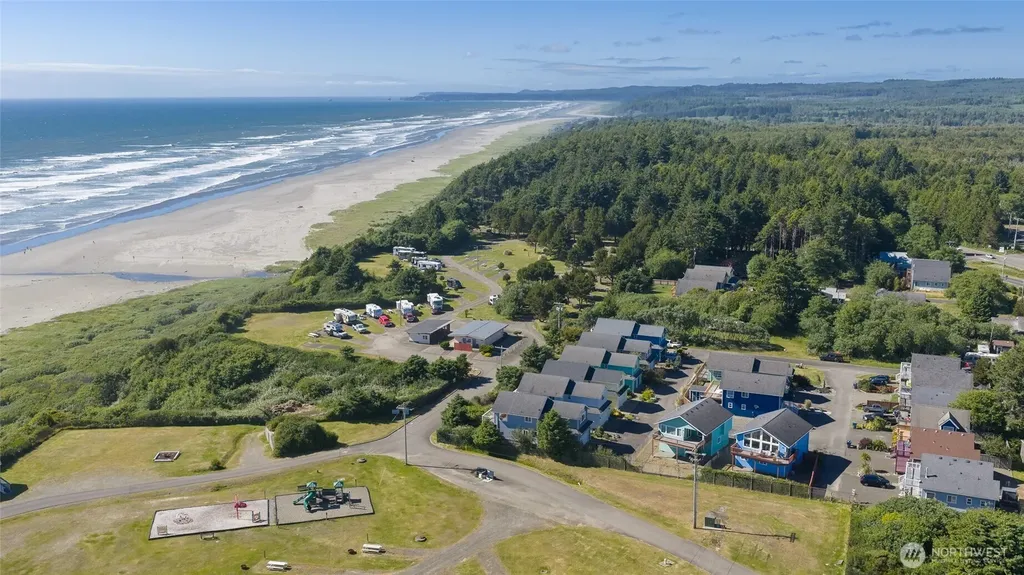 36 Duke Lane Pacific Beach WA 98571