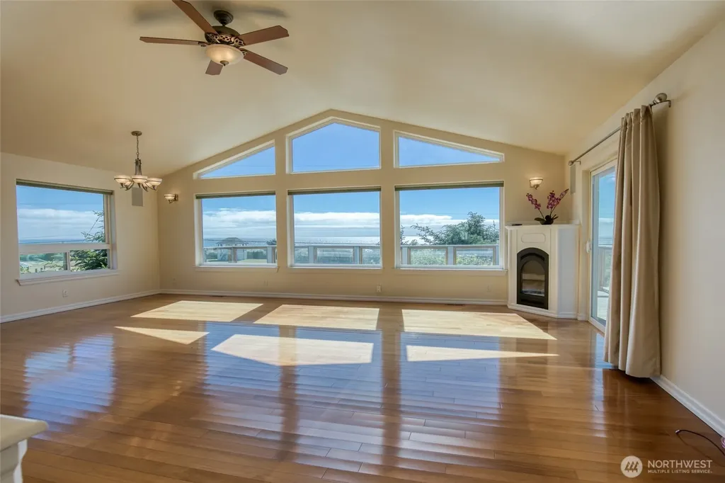 36 Duke Lane Pacific Beach WA 98571