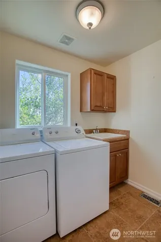 36 Duke Lane Pacific Beach WA 98571