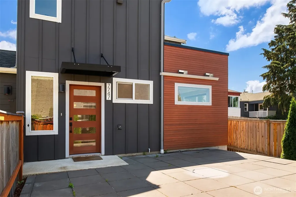 7747 2nd Avenue NE Seattle WA 98115