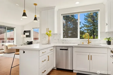 7747 2nd Avenue NE Seattle WA 98115