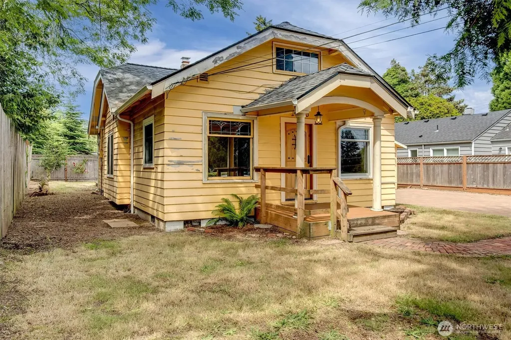 1918 N 115th Street Seattle WA 98133