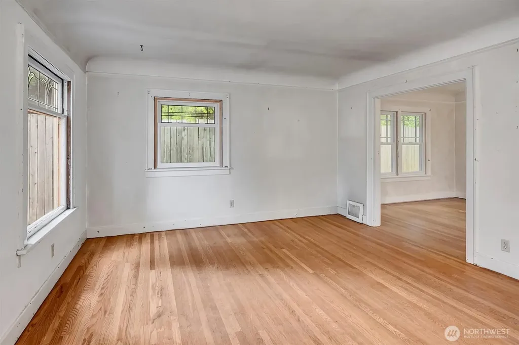1918 N 115th Street Seattle WA 98133