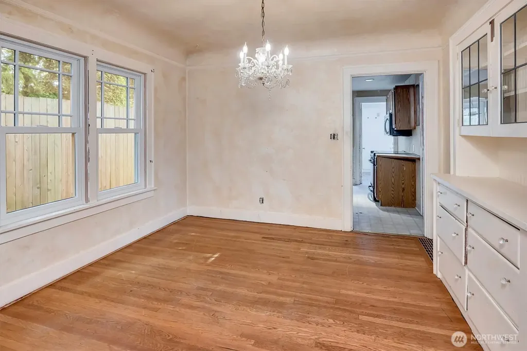 1918 N 115th Street Seattle WA 98133