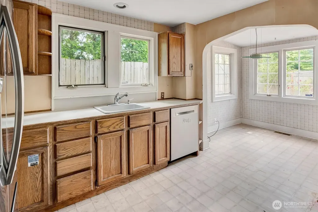 1918 N 115th Street Seattle WA 98133