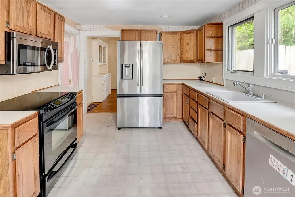 1918 N 115th Street Seattle WA 98133
