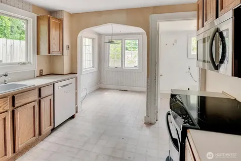 1918 N 115th Street Seattle WA 98133
