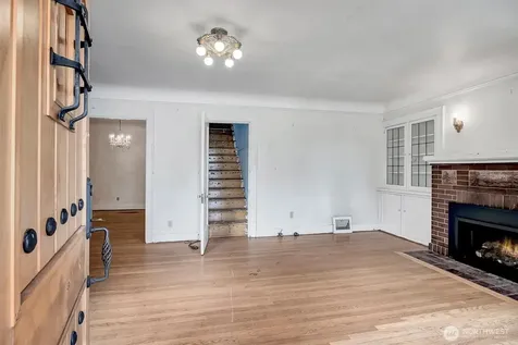 1918 N 115th Street Seattle WA 98133