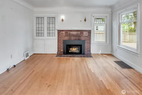 1918 N 115th Street Seattle WA 98133