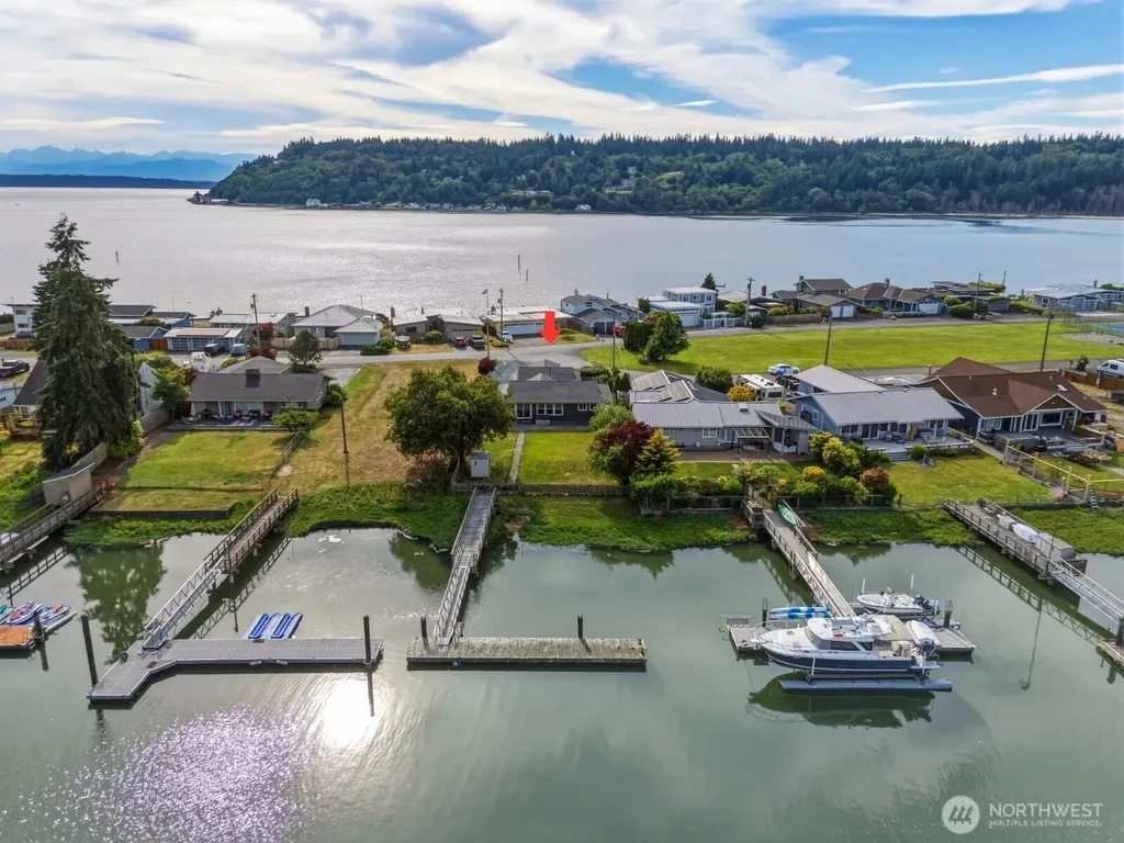 8145 Sandy Hook Terrace Clinton WA 98236