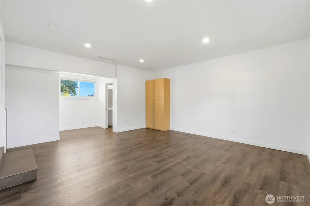 8145 Sandy Hook Terrace Clinton WA 98236