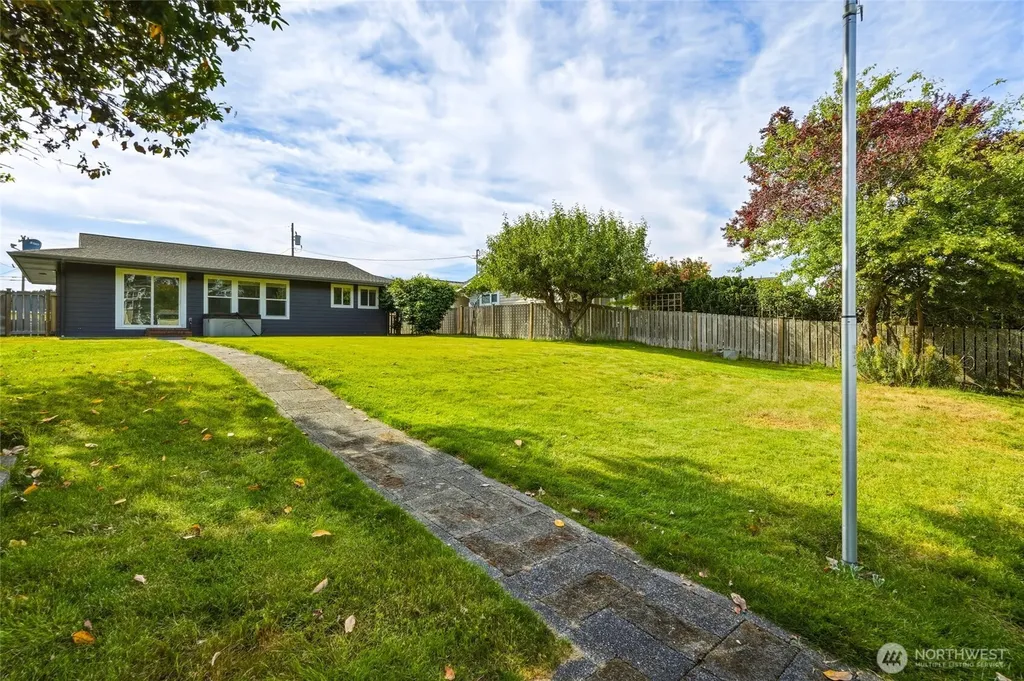 8145 Sandy Hook Terrace Clinton WA 98236