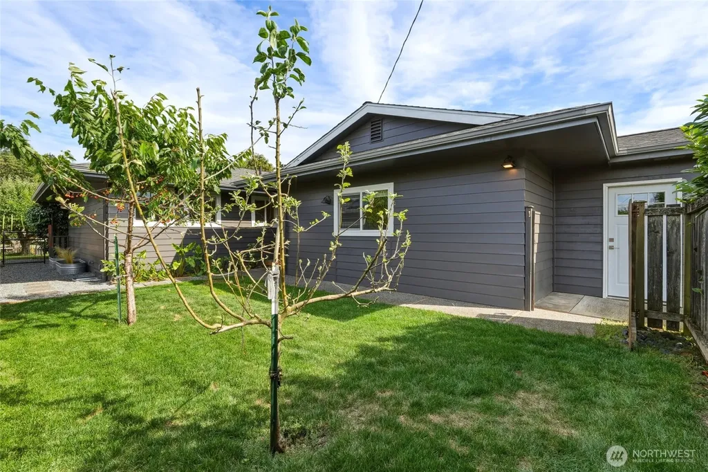 8145 Sandy Hook Terrace Clinton WA 98236