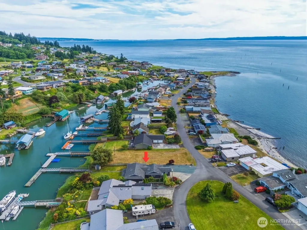 8145 Sandy Hook Terrace Clinton WA 98236